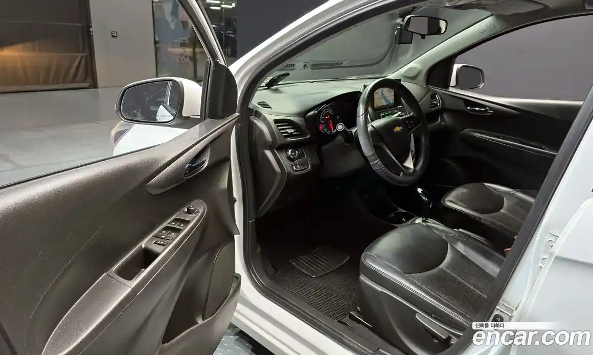 Chevrolet Spark 2016 1.0 Автомат в Москве № 104284, фото 11