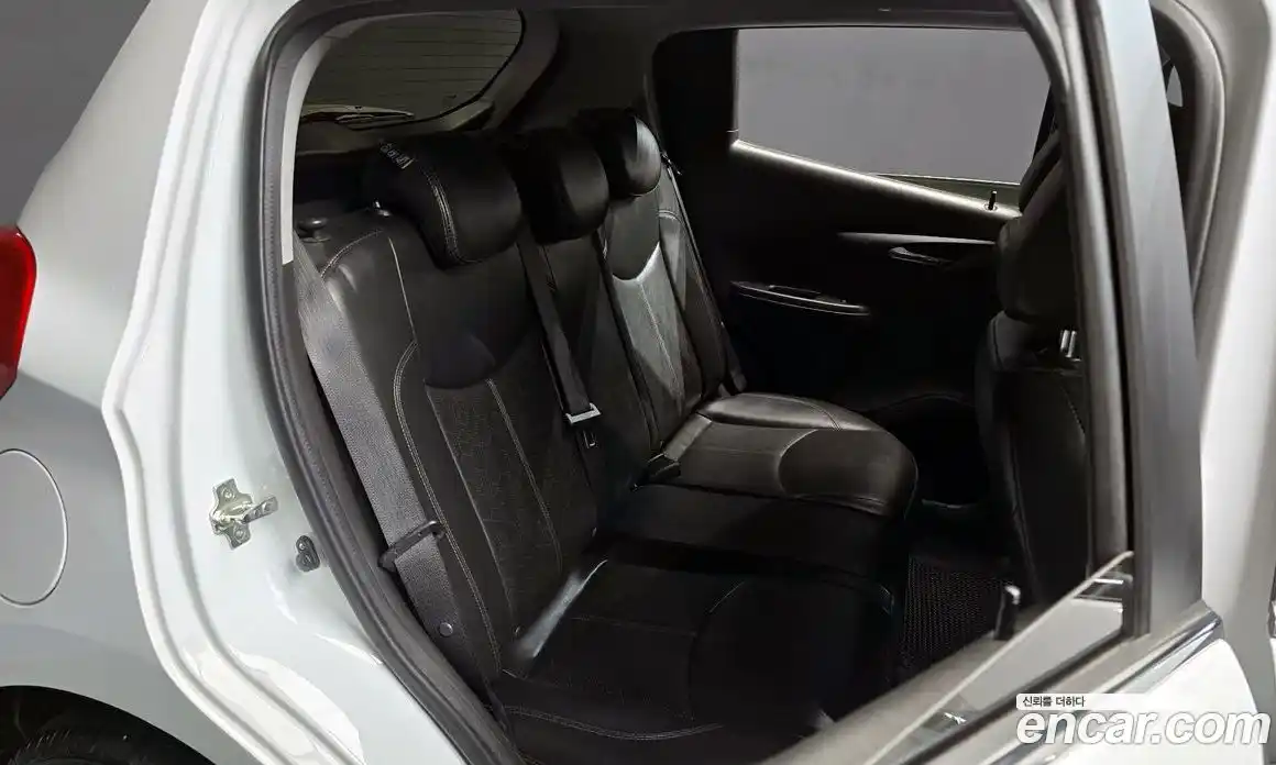 Chevrolet Spark 2016 1.0 Автомат в Москве № 104284, фото 12