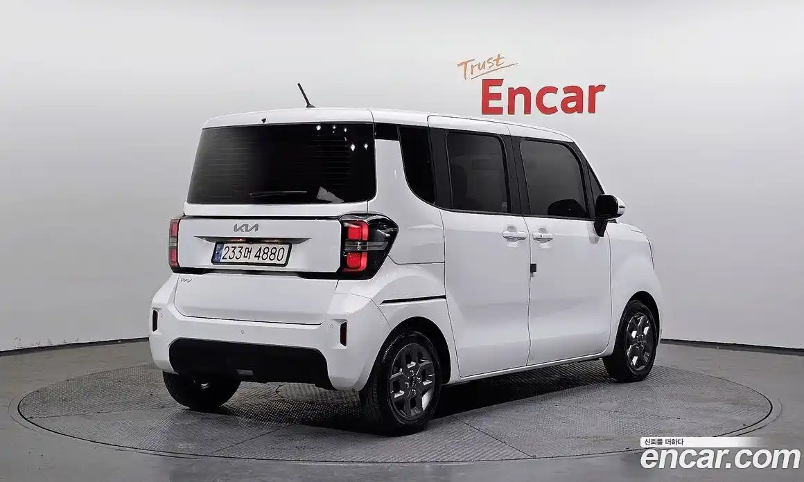 Kia Ray 2023 1.0 Автомат в Москве № 108560, фото 2