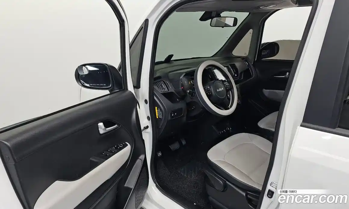 Kia Ray 2023 1.0 Автомат в Москве № 108560, фото 10