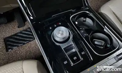 Kia Canival 2023 2.2 Автомат в Москве № 108840, миниатюра 9