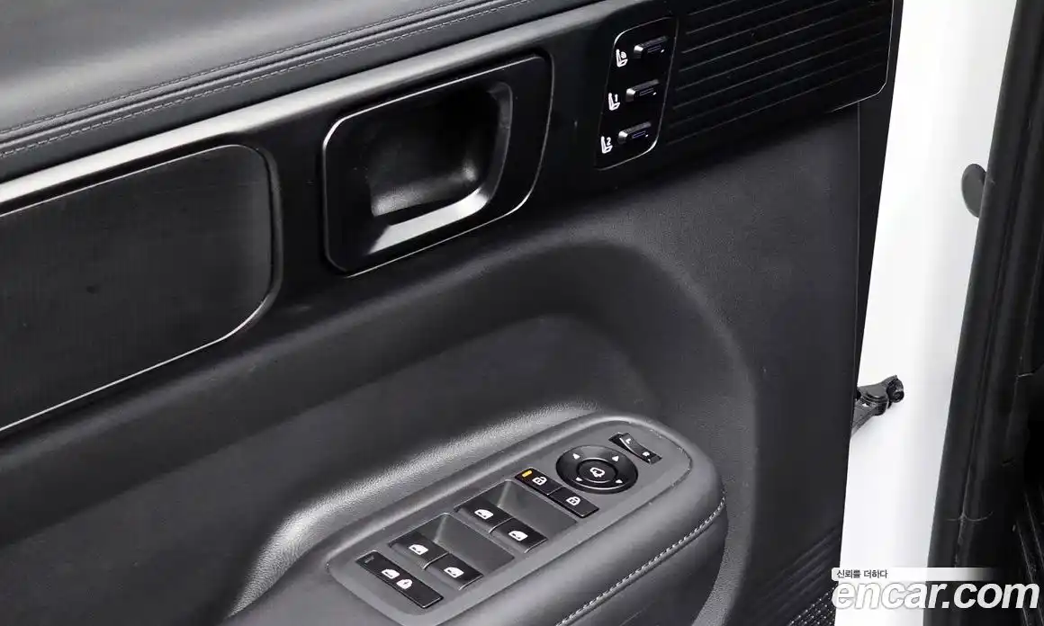 Hyundai Santa Fe 2024 1.6 Автомат в Москве № 109291, фото 17