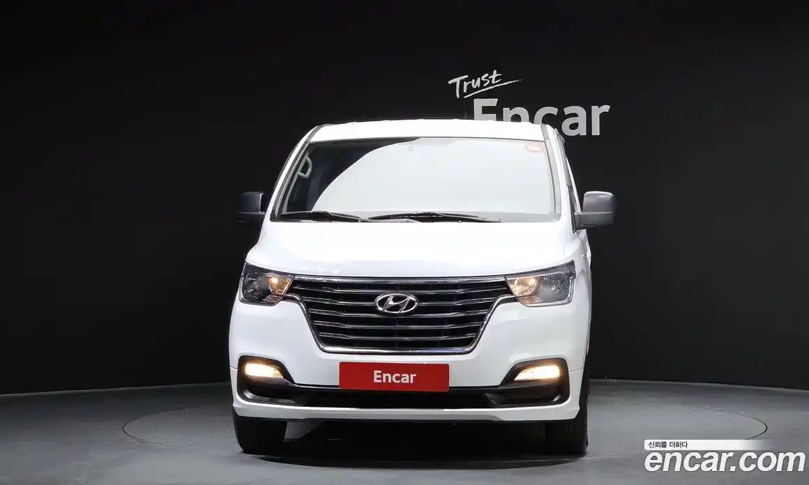 Hyundai Starex 2019 2.5 Автомат в Москве № 113593, фото 3