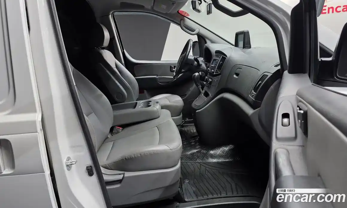 Hyundai Starex 2019 2.5 Автомат в Москве № 113593, фото 10