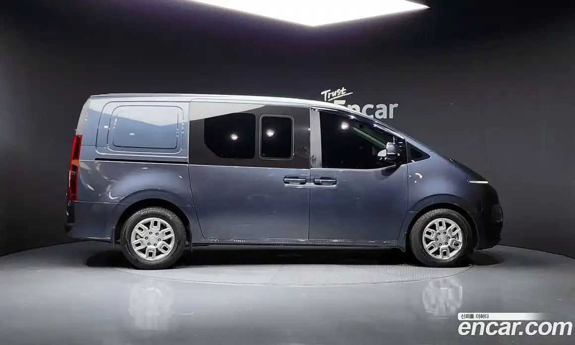 Hyundai Staria 2023 3.5 Автомат в Москве № 113656, фото 20