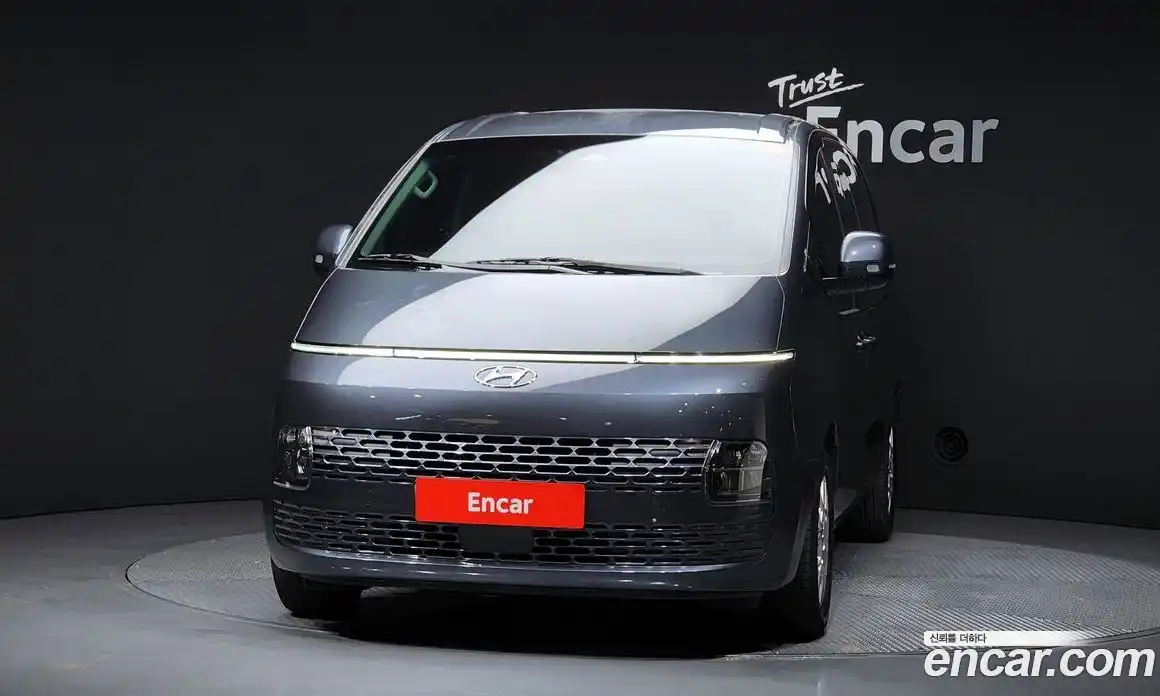 Hyundai Staria 2023 3.5 Автомат в Москве № 113656, фото 3