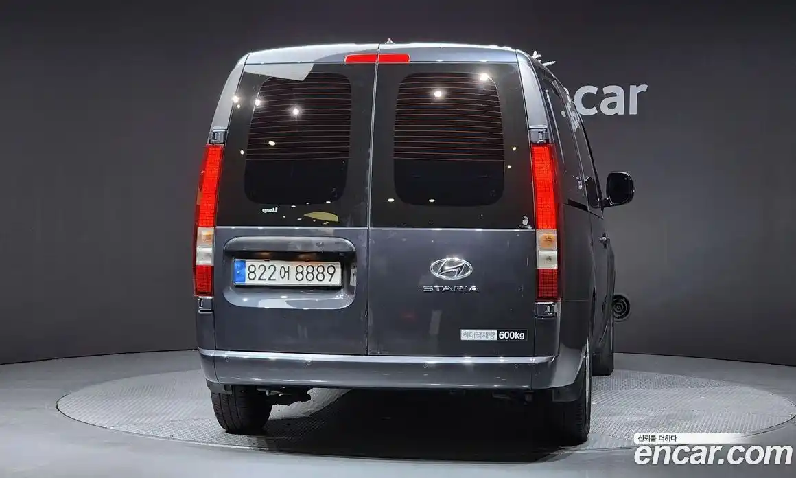 Hyundai Staria 2023 3.5 Автомат в Москве № 113656, фото 4