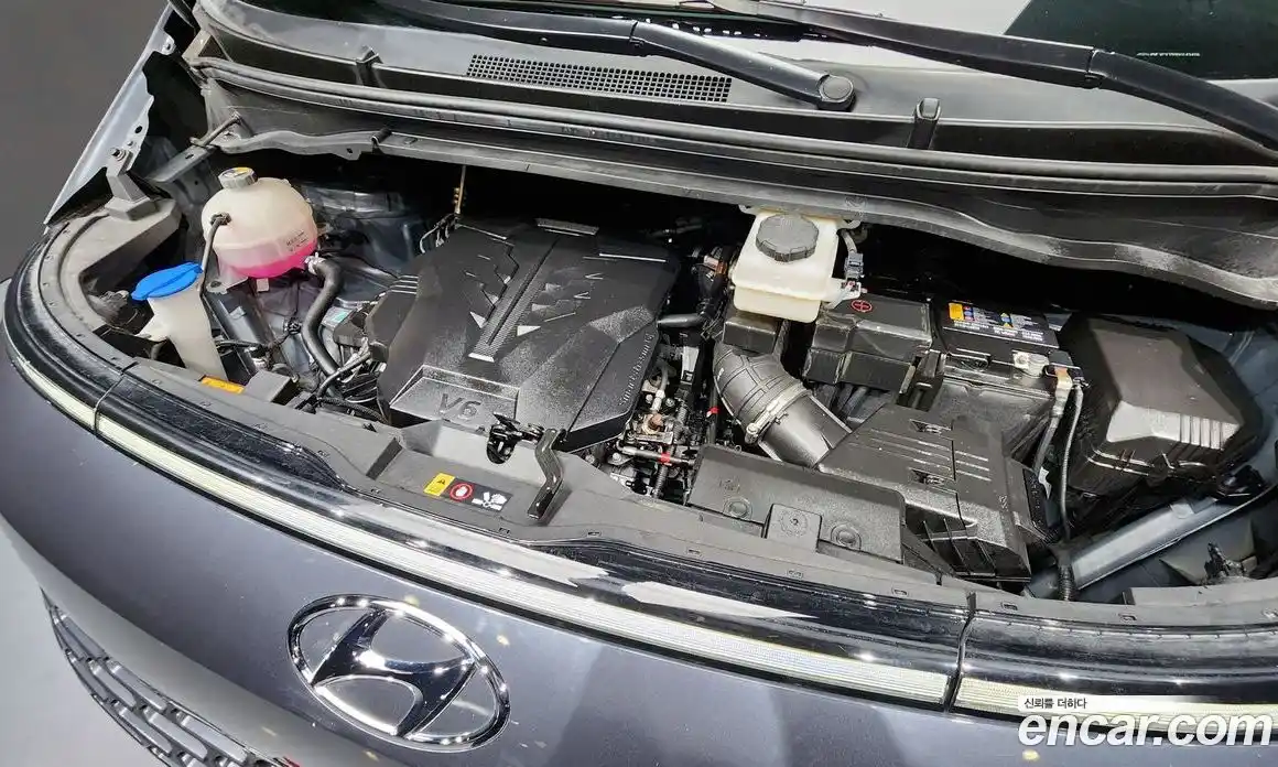 Hyundai Staria 2023 3.5 Автомат в Москве № 113656, фото 6