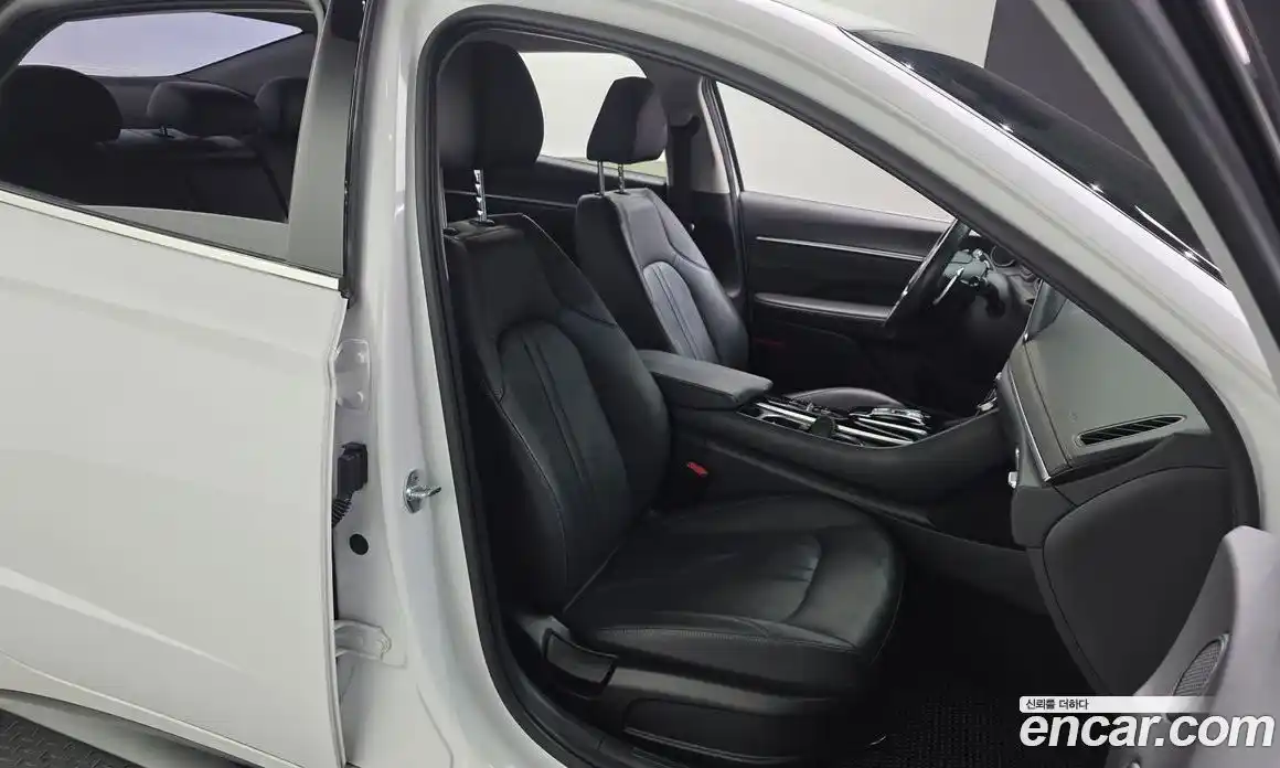 Hyundai Sonata 2022 1.6 Автомат в Москве № 11965, фото 12