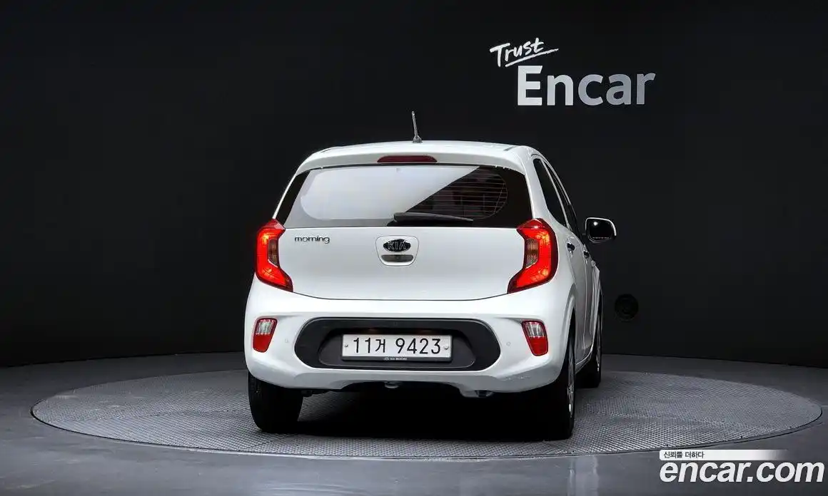 Kia Morning 2018 1.0 Автомат в Москве № 121850, фото 4