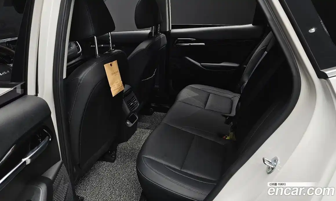 Kia Seltos 2023 1.6 Автомат в Москве № 124651, фото 12