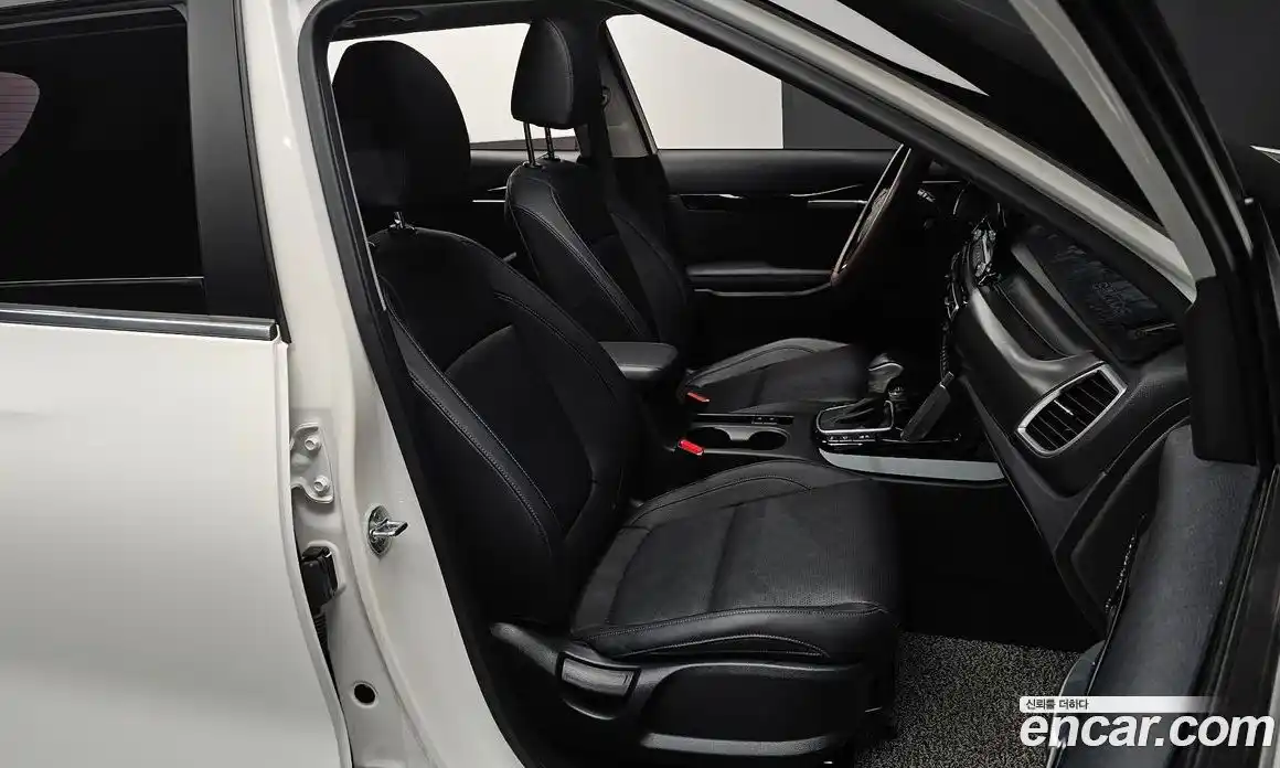 Kia Seltos 2023 1.6 Автомат в Москве № 124651, фото 10