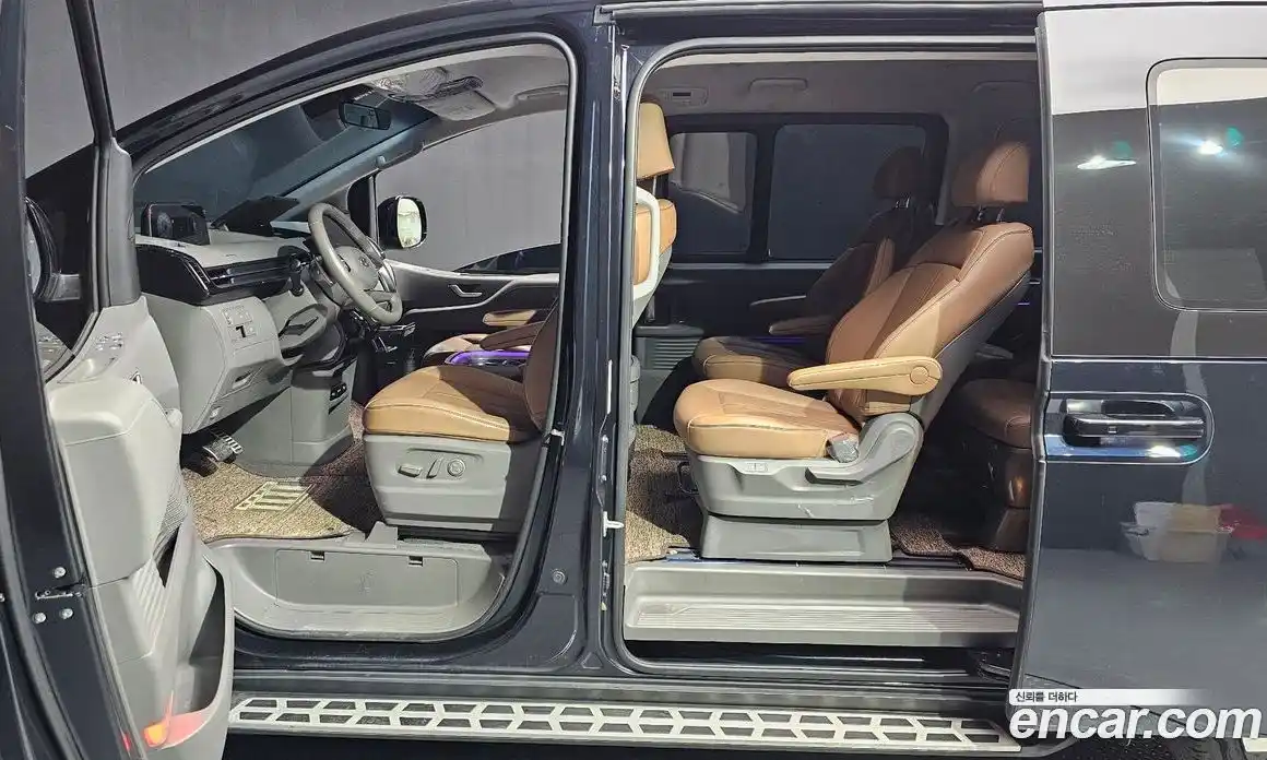 Hyundai Staria 2023 3.5 Автомат в Москве № 127256, фото 12