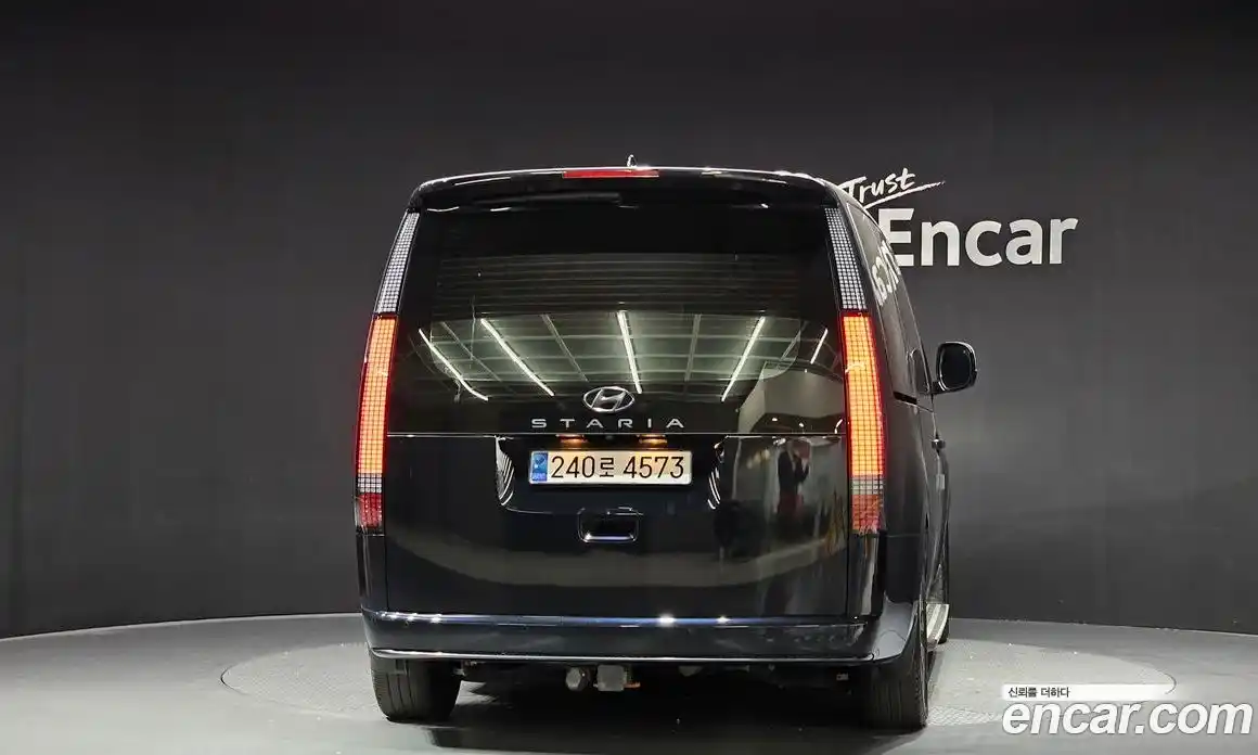 Hyundai Staria 2023 3.5 Автомат в Москве № 127256, фото 4