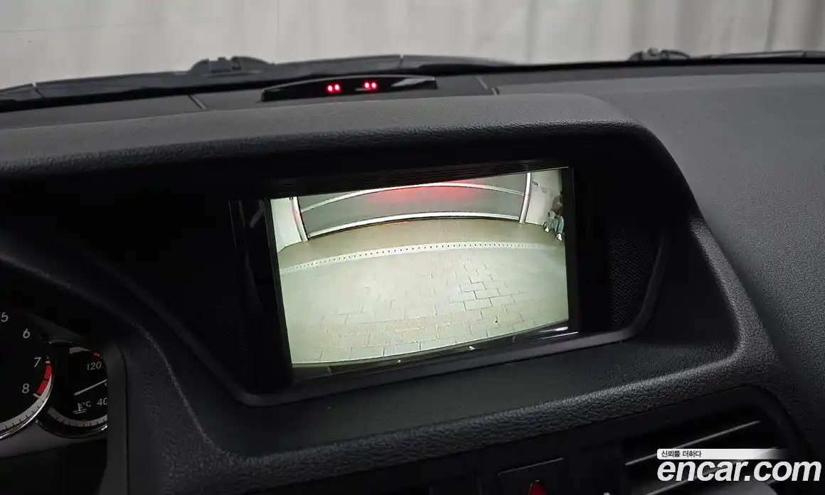 Mercedes-Benz E-Class 2011 3.5 Автомат в Москве № 136924, фото 15