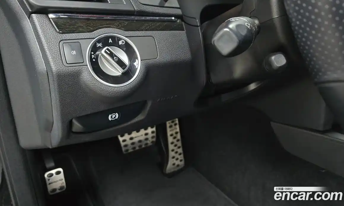 Mercedes-Benz E-Class 2011 3.5 Автомат в Москве № 136924, фото 19