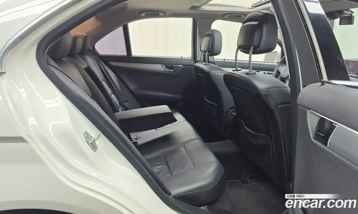 Mercedes-Benz C-Class 2010 1.8 Автомат в Москве № 137056, фото 12