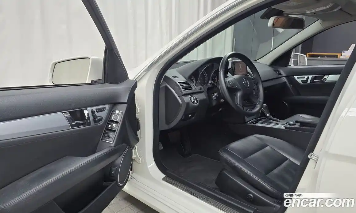 Mercedes-Benz C-Class 2010 1.8 Автомат в Москве № 137056, фото 10