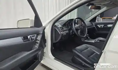 Mercedes-Benz C-Class 2010 1.8 Автомат в Москве № 137056, миниатюра 10