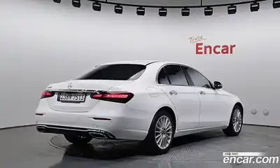 Mercedes-Benz E-Class 2021 2.0 Автомат в Москве № 140627, миниатюра 2