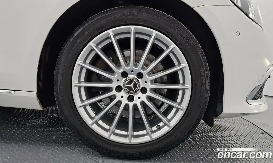 Mercedes-Benz E-Class 2021 2.0 Автомат в Москве № 140627, фото 5