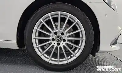 Mercedes-Benz E-Class 2021 2.0 Автомат в Москве № 140627, миниатюра 5