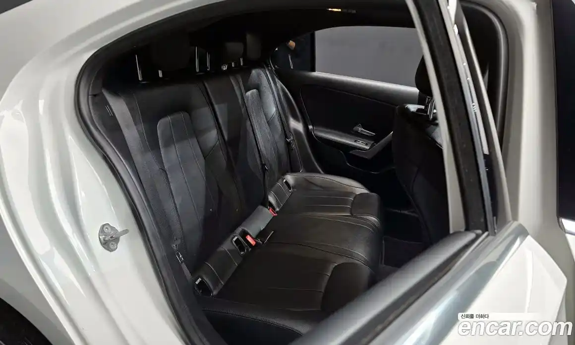 Mercedes-Benz A-Class 2021 2.0 Автомат в Москве № 142749, фото 12