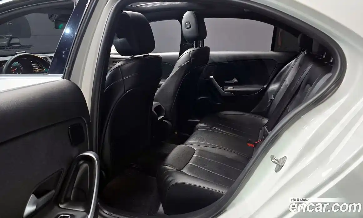 Mercedes-Benz A-Class 2021 2.0 Автомат в Москве № 142749, фото 13