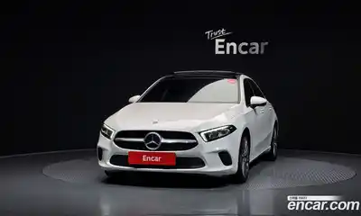 Mercedes-Benz A-Class 2021 2.0 Автомат в Москве № 142749, миниатюра 3