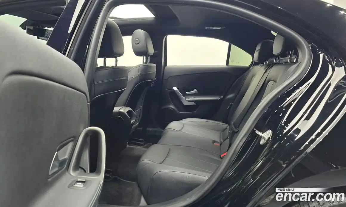 Mercedes-Benz A-Class 2021 2.0 Автомат в Москве № 142960, фото 12