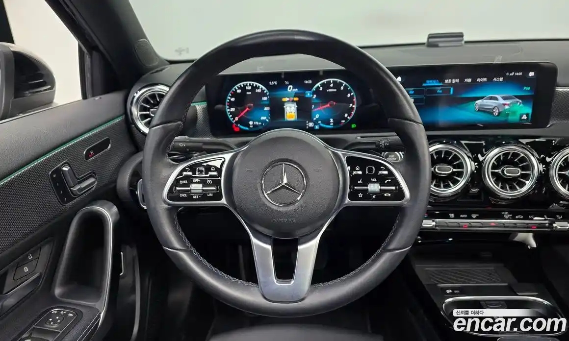 Mercedes-Benz A-Class 2021 2.0 Автомат в Москве № 142960, фото 13