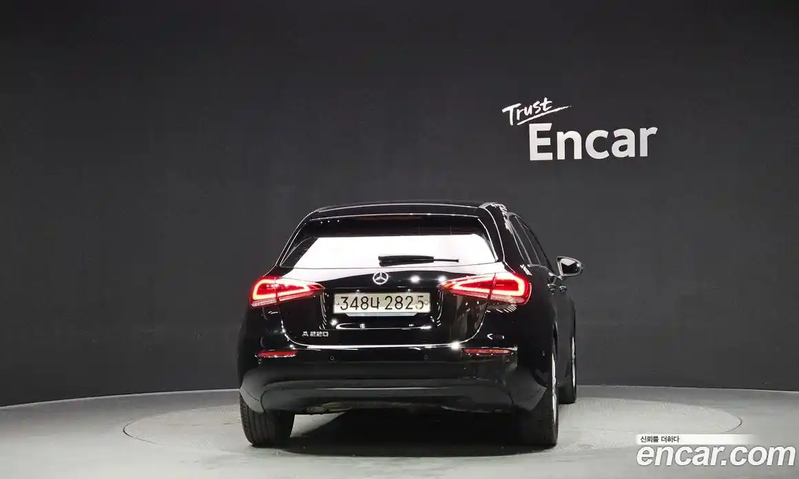 Mercedes-Benz A-Class 2020 2.0 Автомат в Москве № 143698, фото 4