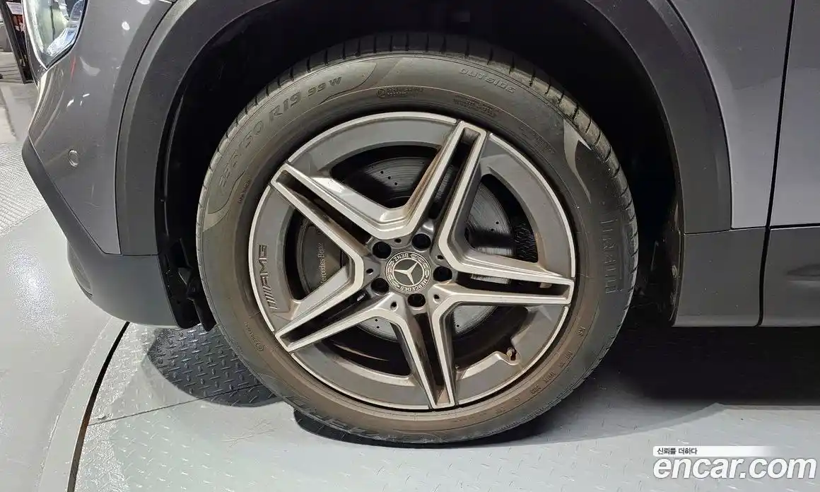 Mercedes-Benz GLB-Class 2020 2.0 Автомат в Москве № 143699, фото 5