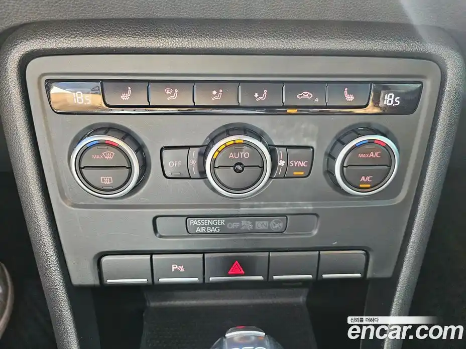 Volkswagen Beatle 2013 2.0 Автомат в Москве № 147051, фото 11