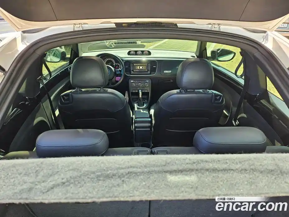 Volkswagen Beatle 2013 2.0 Автомат в Москве № 147051, фото 17