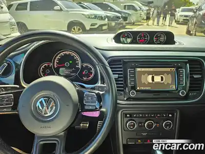 Volkswagen Beatle 2013 2.0 Автомат в Москве № 147051, миниатюра 7