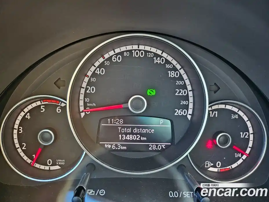 Volkswagen Beatle 2013 2.0 Автомат в Москве № 147051, фото 8