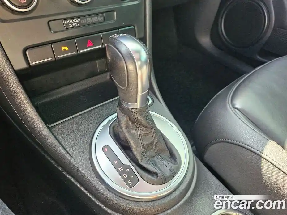 Volkswagen Beatle 2013 2.0 Автомат в Москве № 147051, фото 9