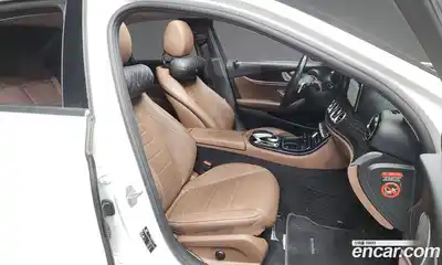 Mercedes-Benz E-Class 2018 1.9 Автомат в Москве № 157931, миниатюра 11