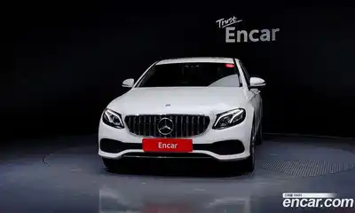 Mercedes-Benz E-Class 2018 1.9 Автомат в Москве № 157931, миниатюра 3