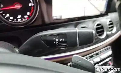 Mercedes-Benz E-Class 2018 1.9 Автомат в Москве № 157931, миниатюра 9