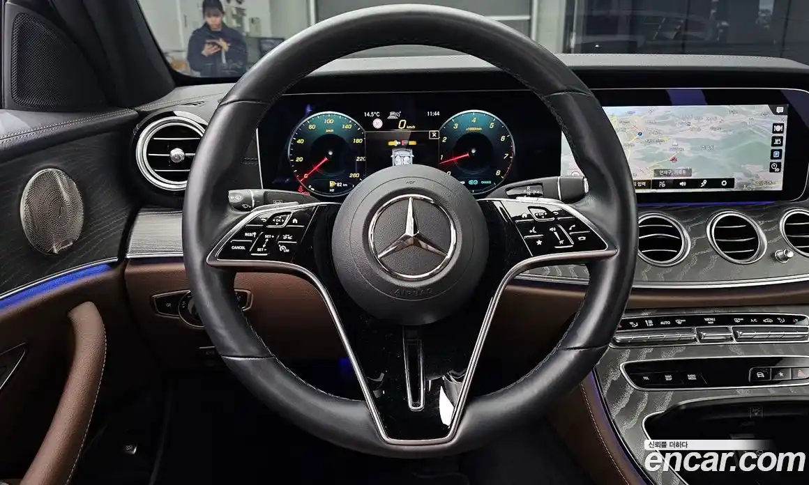 Mercedes-Benz E-Class 2022 2.0 Автомат в Москве № 160593, фото 13