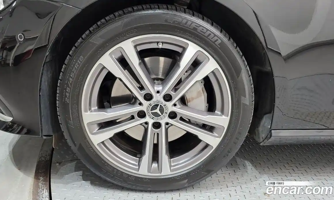 Mercedes-Benz E-Class 2022 2.0 Автомат в Москве № 160593, фото 5