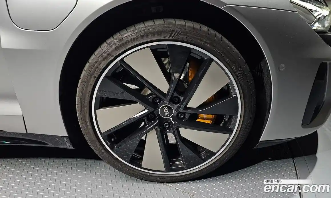 Audi e-tron GT 2022 0.1 Автомат в Москве № 162516, фото 5