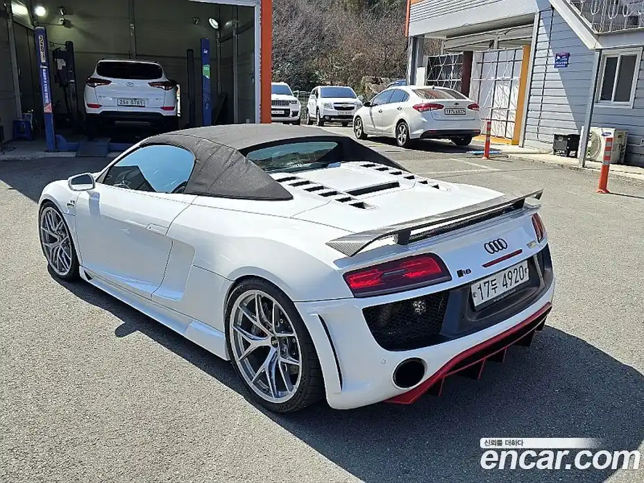 Audi R8 2015 5.2 Автомат в Москве № 162926, фото 13