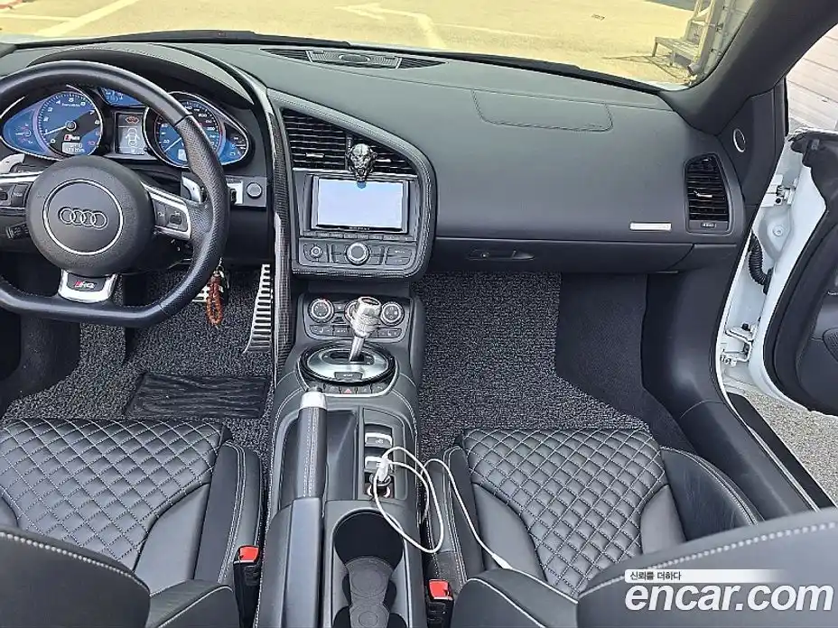 Audi R8 2015 5.2 Автомат в Москве № 162926, фото 8