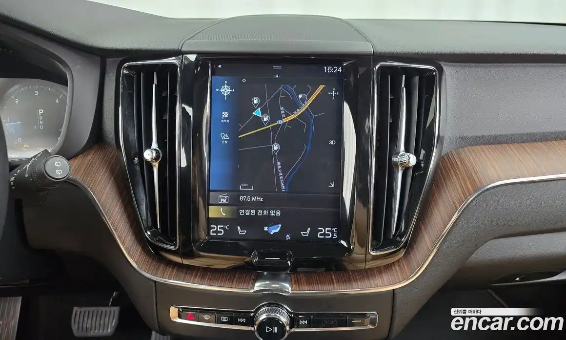 Volvo XC60 2019 2.0 Автомат в Москве № 164602, фото 14