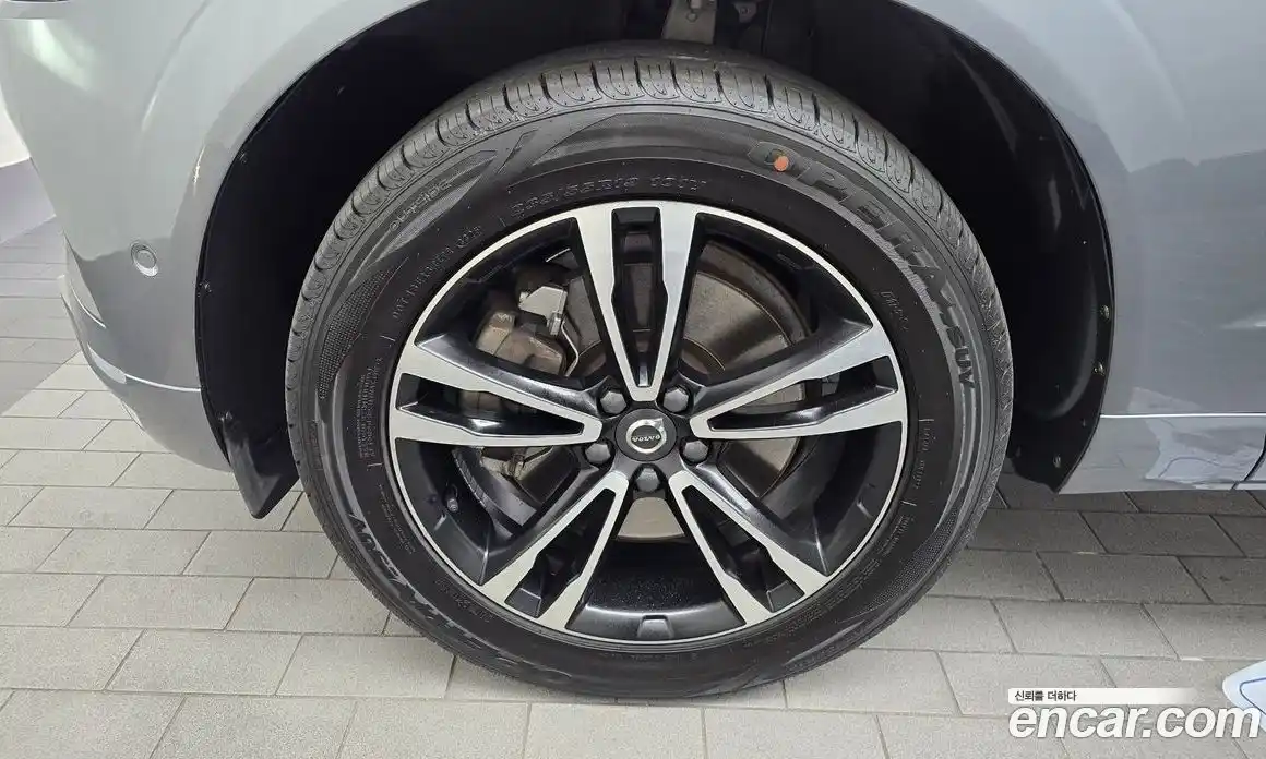 Volvo XC60 2019 2.0 Автомат в Москве № 164602, фото 5