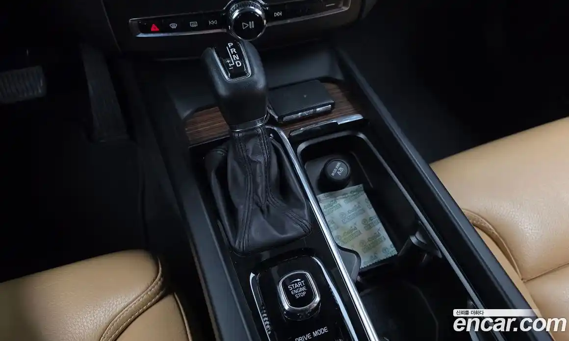 Volvo XC60 2019 2.0 Автомат в Москве № 164602, фото 9