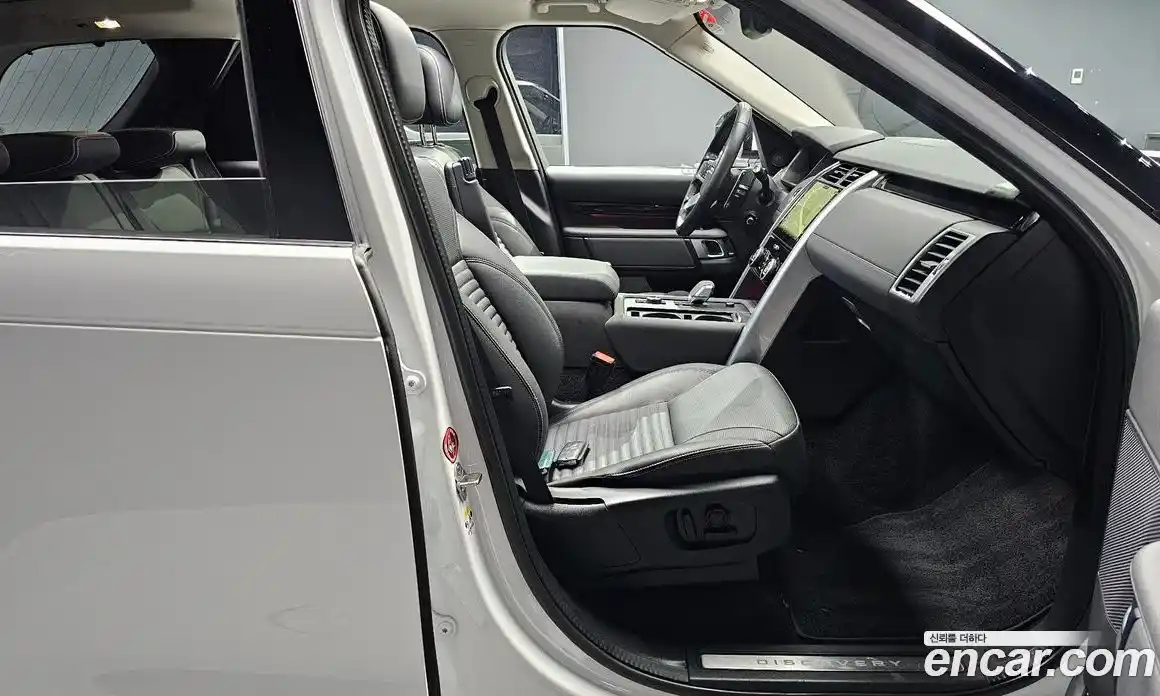 Land Rover Discovery 2023 3.0 Автомат в Москве № 166169, фото 11